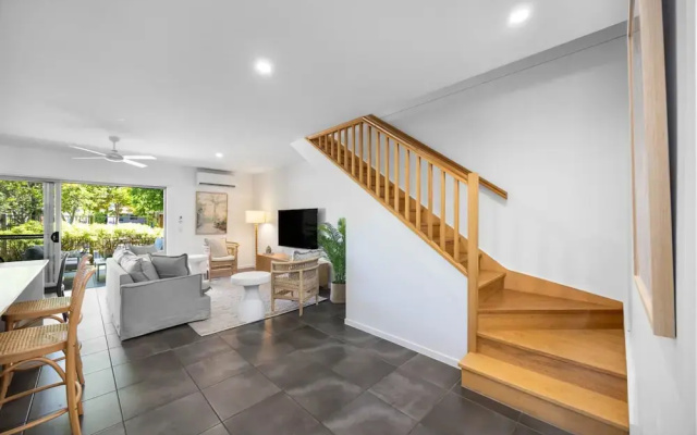 Bright 3-bed Home With Private Courtyard