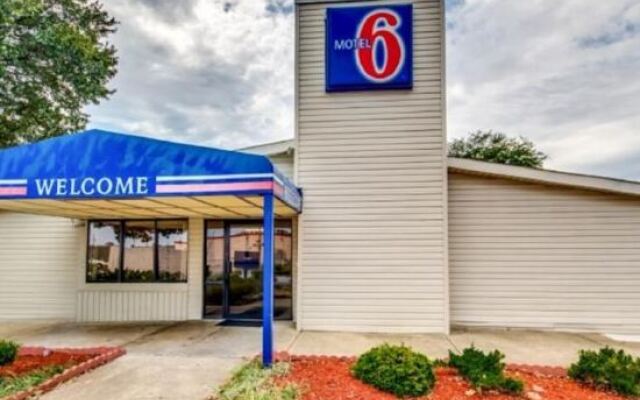 Motel 6 Florence Historic Downtown