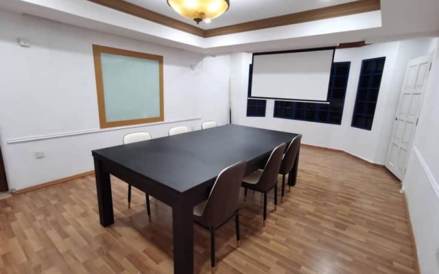 Seremban Resort Villa by uBook