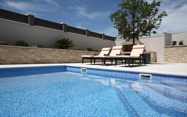 Villa Lucas