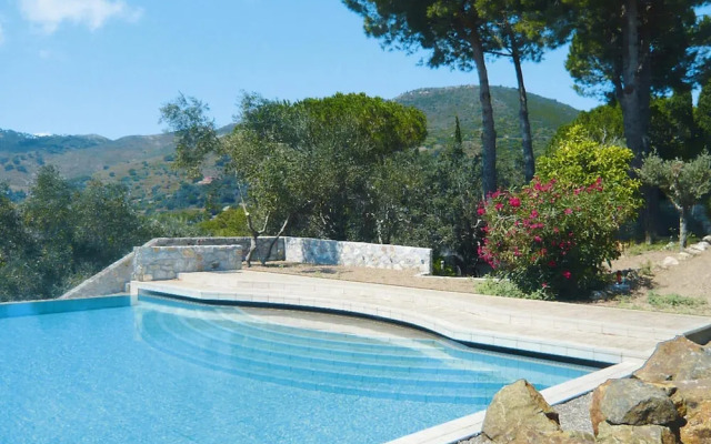 Villa in Rio Nell Elba With Pool