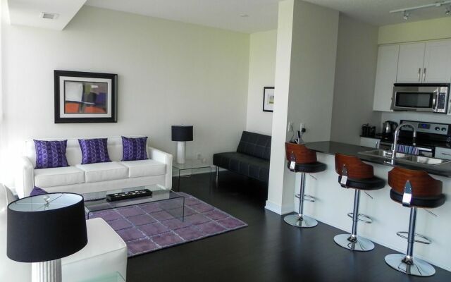 Pathway Luxury Suites - 4065 Brickstone