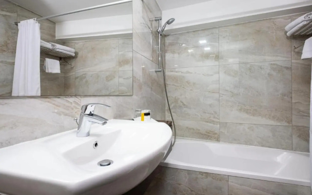 Livadhiotis City Hotel