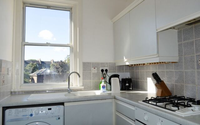 Modern 2 Bedroom Apartment in Central Edinburgh