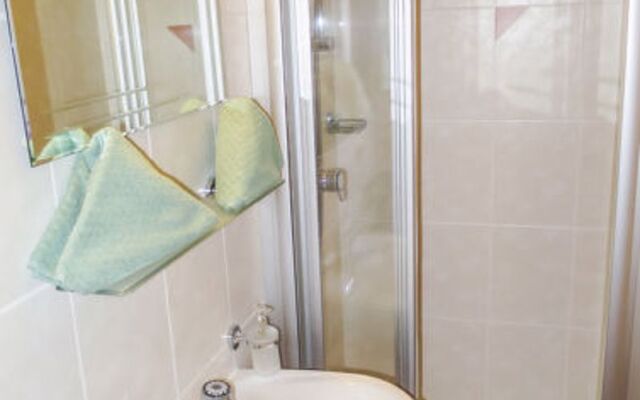 Sesselebenerhof 12821