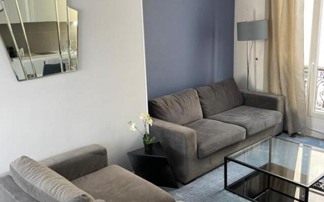 Beautiful Lincoln Apartment