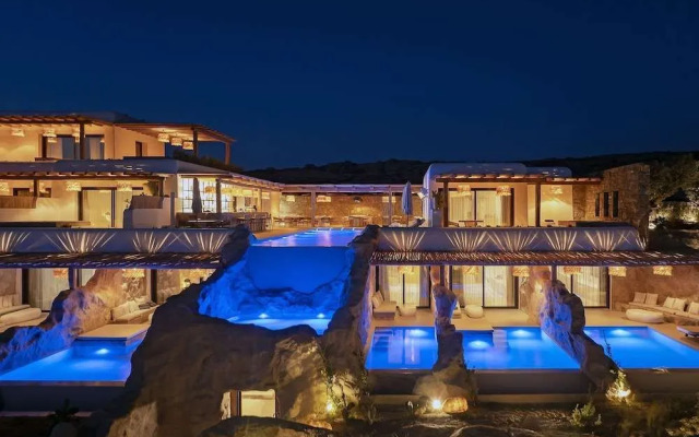 White Art Suites
