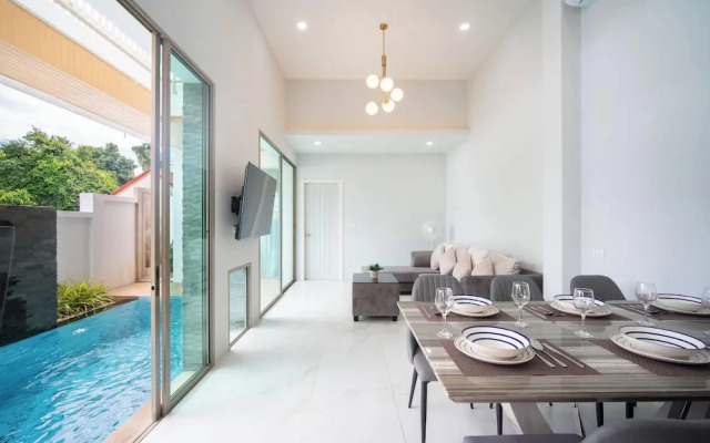 Classic Modern Pool Villas Rawai 3BR