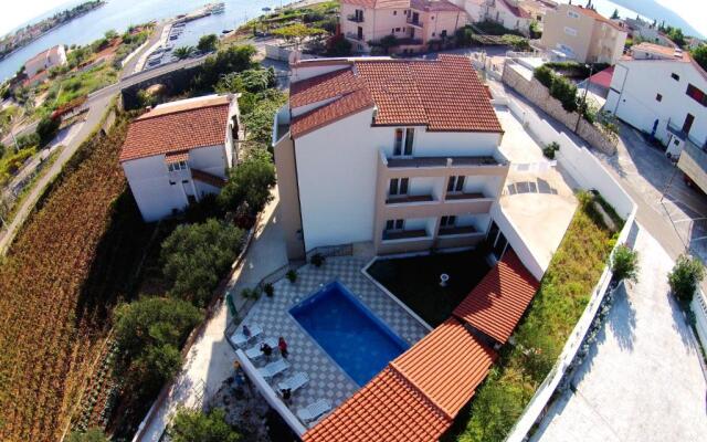 Apartments&Rooms Jelavić