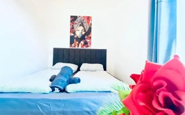 Spacious 4BR Apt Perfect for Groups