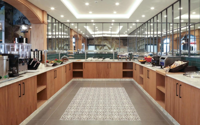 Expoist Hotel
