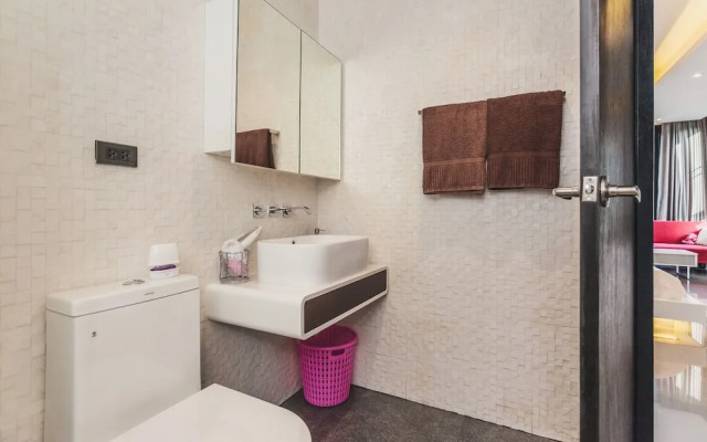 Condo in Nai Harn in ReLife 15-132-301