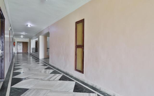OYO 19952 Hotel Woodlands