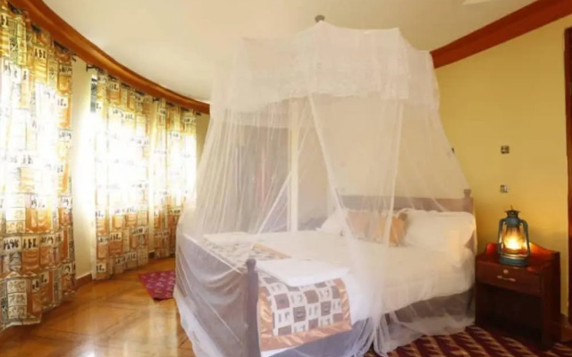 Top of the World Lodges Fort Portal