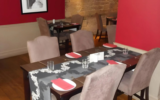 The Warwick Arms Hotel