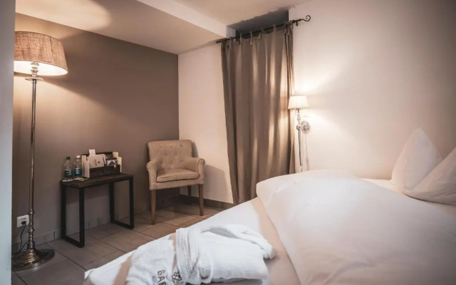 Romantik Hotel Bären – Guest Rooms – Durrenroth