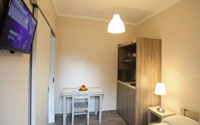 Apollo Apartments & Studios