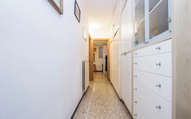 Bright Flat with Terrace near the Beach