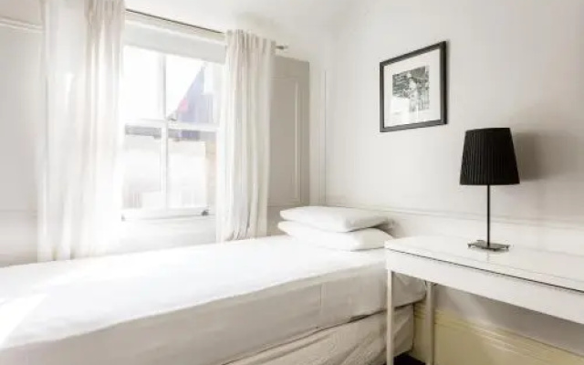 Stanhope Mews West II by Onefinestay