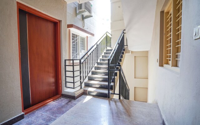 Fabhotel Royal Platinum Suites