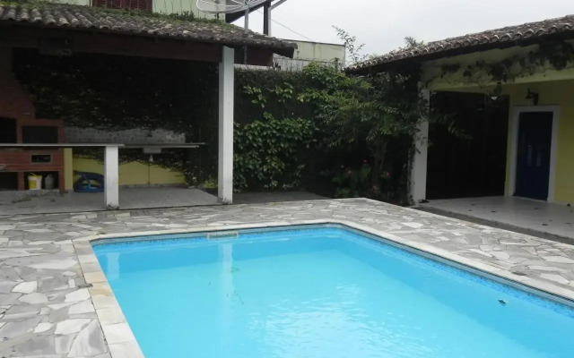Pé na Areia com Piscina e Churrasqueira - 2 suítes