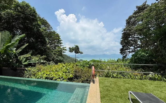 Ambong Pool Villas - Private Pool