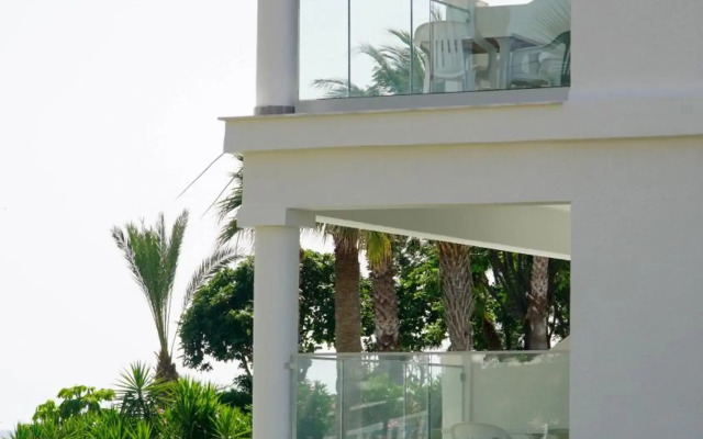 Rododafni Beach Apartments