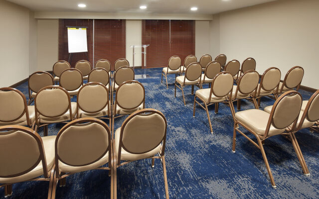 Hilton Garden Inn Waikiki Beach