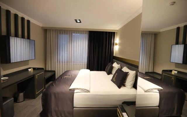 Bayrak Grand Hotel