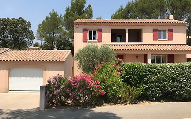 Beautiful Villa in Saumane-de-Vaucluse with Garden