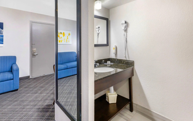 Comfort Inn Bourbonnais near I-57