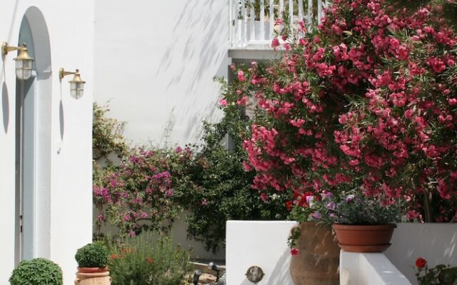 Spiros & Hiroko Hotel - Adults Only