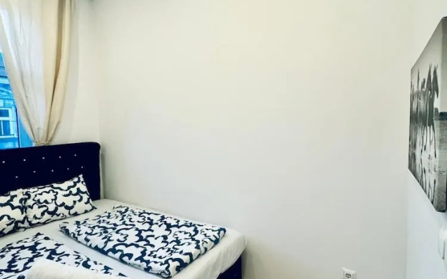 Spacious 3BR Near Kaufpark Alterlaa