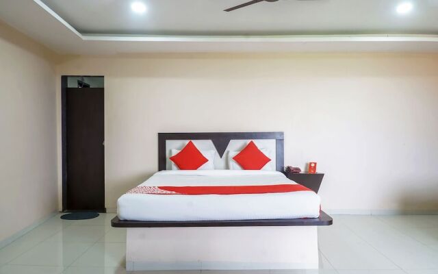 OYO 11898 Hotel Vhyomaan