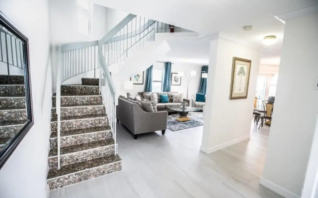 Enjoy Sunsets at Fully Equipped Condo at the Beach