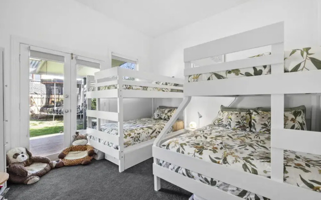 Ye Olde St Leonards Hotel Pet Friendly Sleeps 9