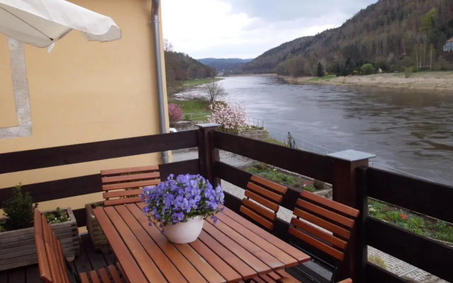 Ferien im Denkmal an der Elbe