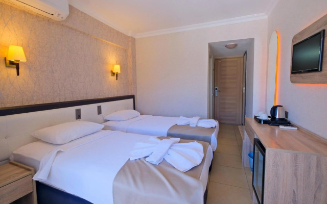 Moni Hotel