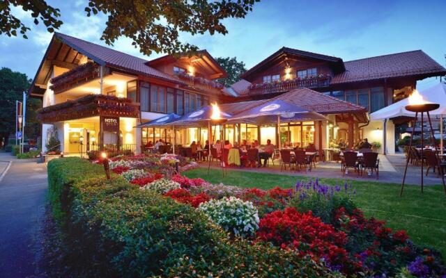 Landhotel Böld and Restaurant Uhrmacher Oberammergau