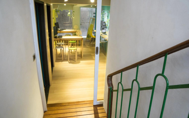 Leo ho Hostel