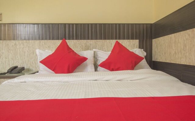 OYO 27610 Hotel Landmark