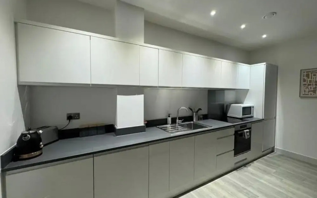 1 Bed-sleeps 4-town Centre-10 min to Ascot- Pets