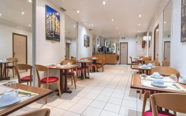 Ours Blanc - Place Victor Hugo