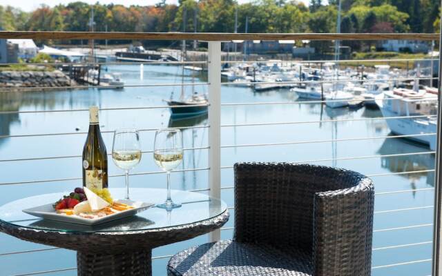 The Boathouse Waterfront Hotel & Marina