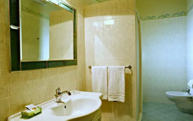 Agriturismo Le Contesse, My Italian Country House - Montecarlo