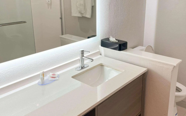 Comfort Suites Clearwater - Dunedin