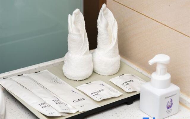 Lavande Hotel(Foshan Qiandeng Lake Pingzhou Jade Street Store)