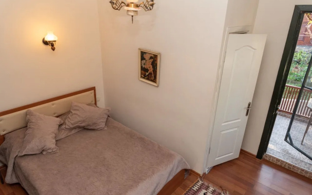 Orhan Kutbay'in Evi Turyolu Cafe Pansiyon