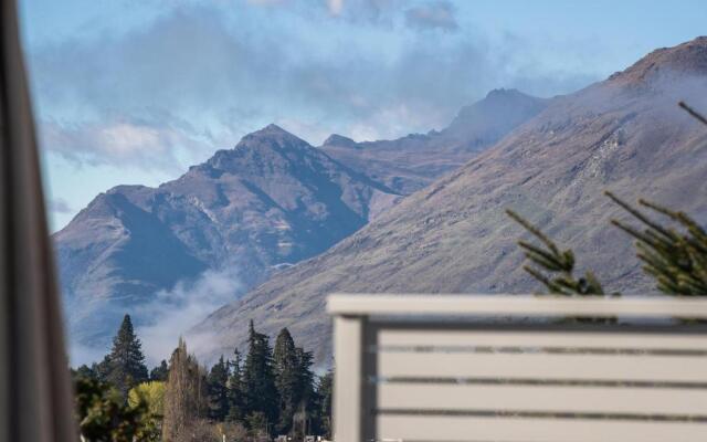 Central Mountain View Paradise