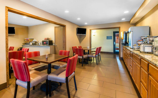 Comfort Inn & Suites North Hays Area